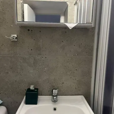 Nyaraló Gem *